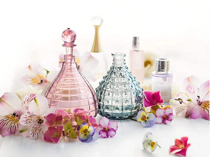 O perfume pode ser colocado em garrafas de plástico?