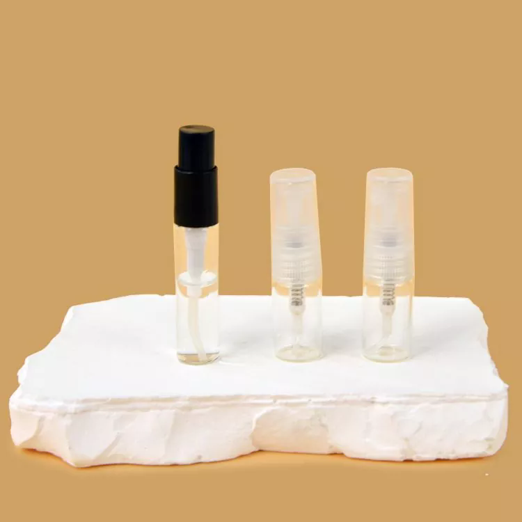 O que torna as garrafas de perfume spray essenciais para a embalagem moderna de fragrâncias?